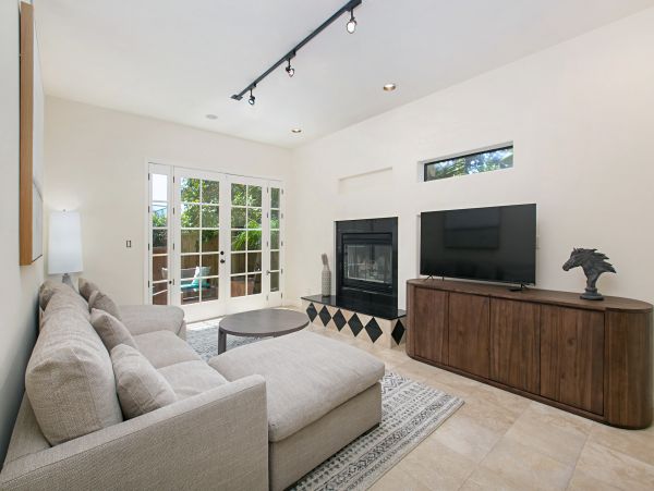 San Diego Beach Communities North Home 1028566