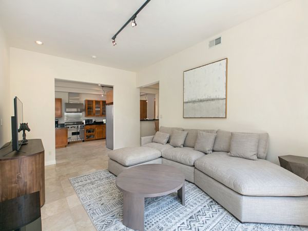 San Diego Beach Communities North Home 1028566