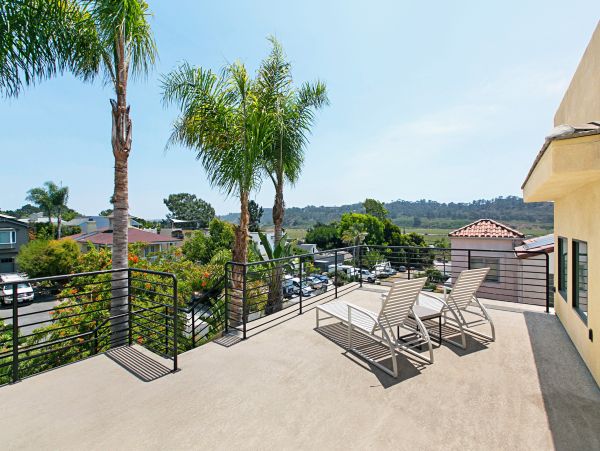 San Diego Beach Communities North Home 1028566