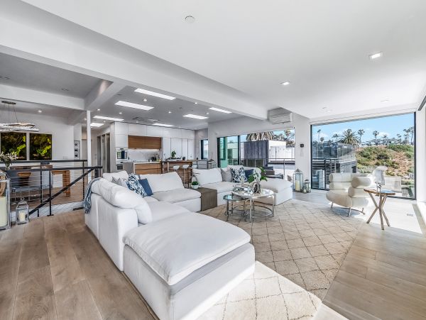 San Diego Beach Communities North Home 1028568