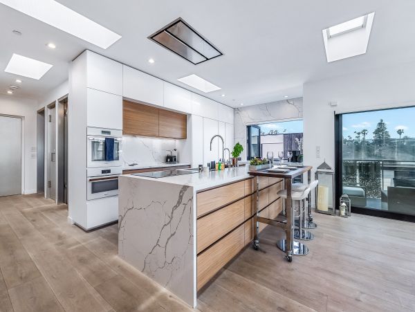 San Diego Beach Communities North Home 1028568