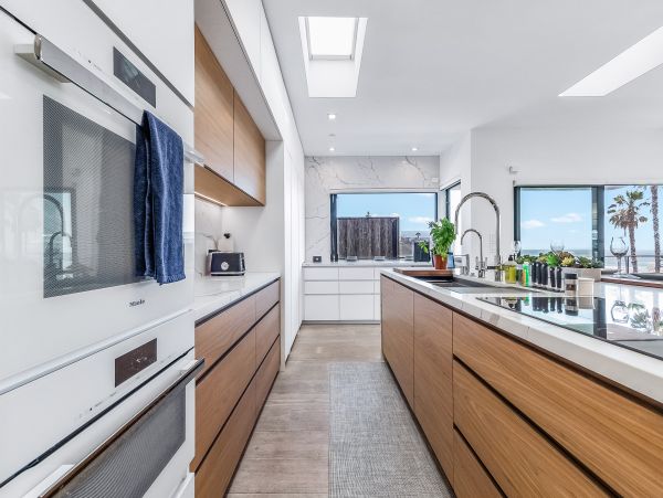 San Diego Beach Communities North Home 1028568