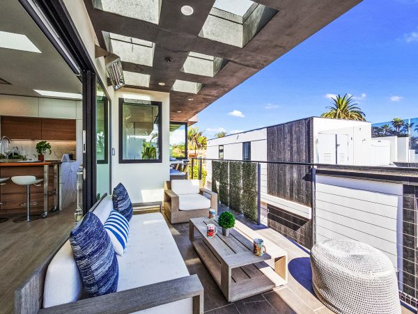 San Diego Beach Communities North Home 1028568