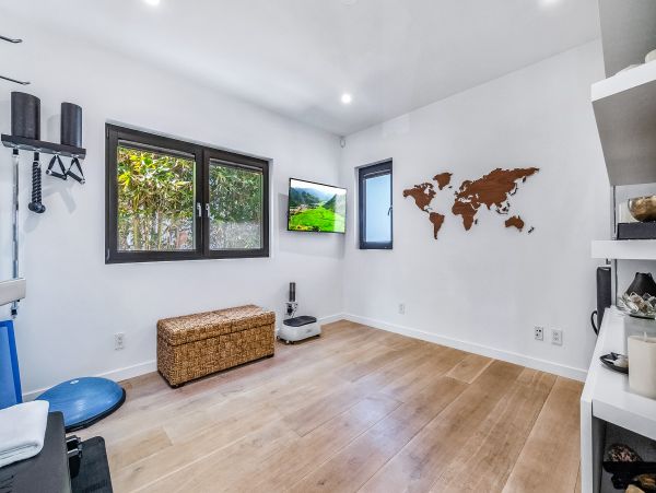 San Diego Beach Communities North Home 1028568