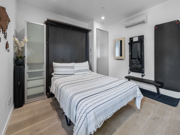 San Diego Beach Communities North Home 1028568