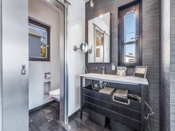 San Diego Beach Communities North Home 1028568