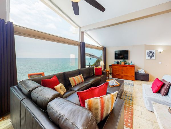 San Diego Beach Communities North Home 1028569