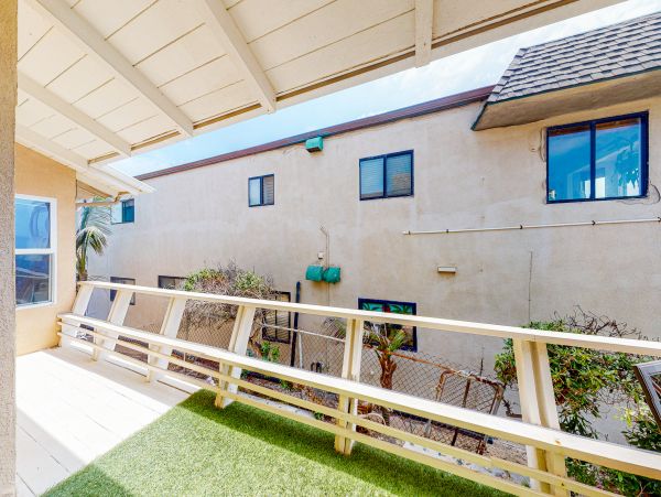 San Diego Beach Communities North Home 1028569