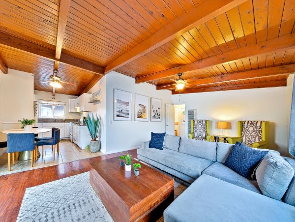 San Diego Beach Communities North Home 1028571