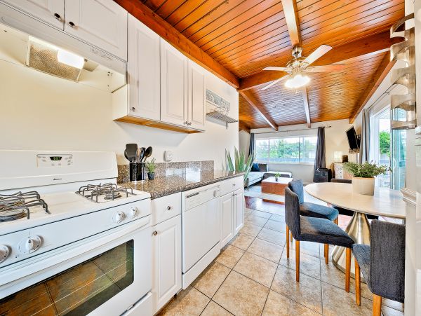 San Diego Beach Communities North Home 1028571