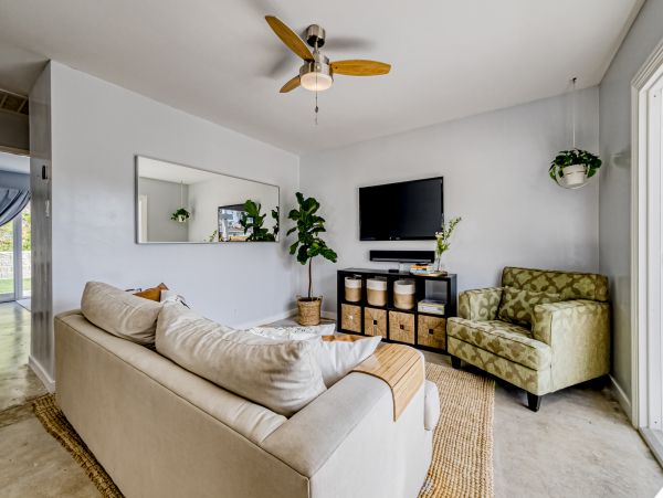San Diego Beach Communities North Home 1028573