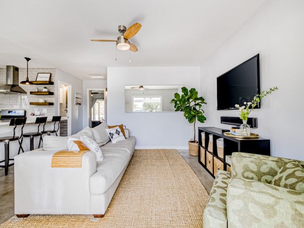 San Diego Beach Communities North Home 1028573
