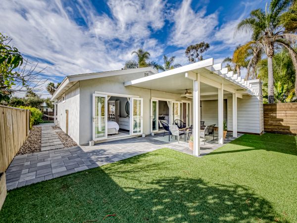 San Diego Beach Communities North Home 1028573