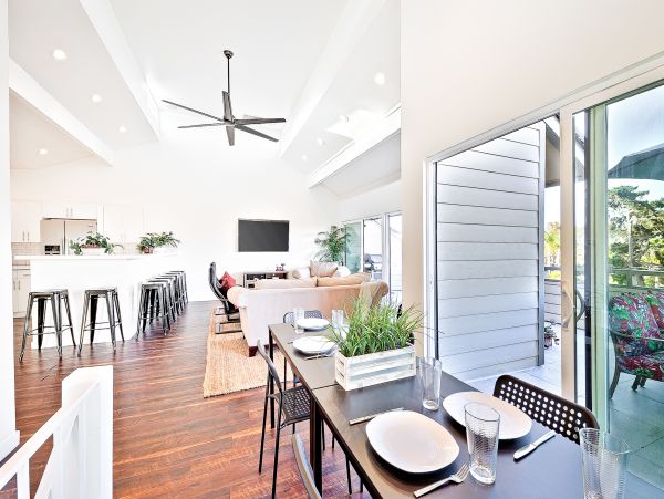 San Diego Beach Communities North Home 1028575