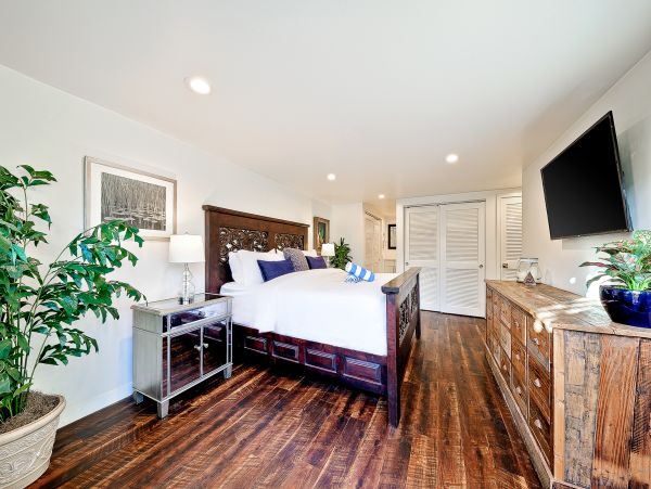 San Diego Beach Communities North Home 1028575