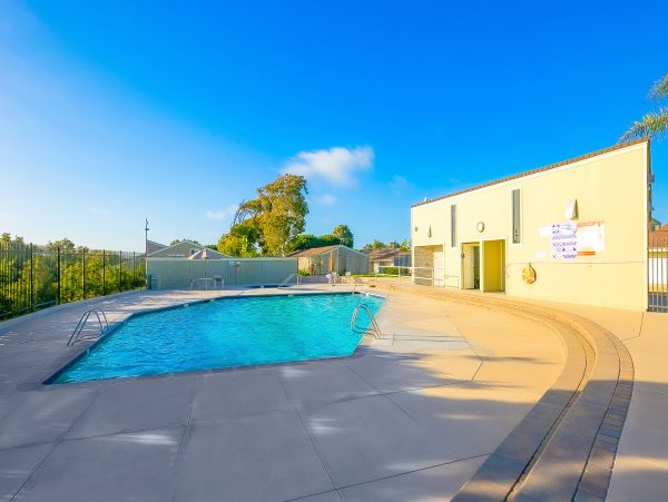 San Diego Beach Communities North Home 1028575