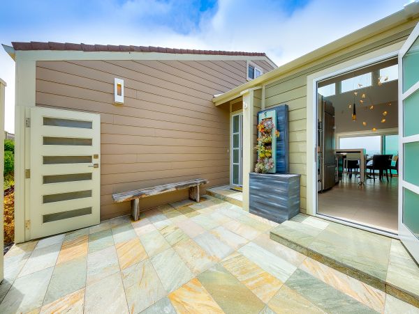 San Diego Beach Communities North Home 1028576