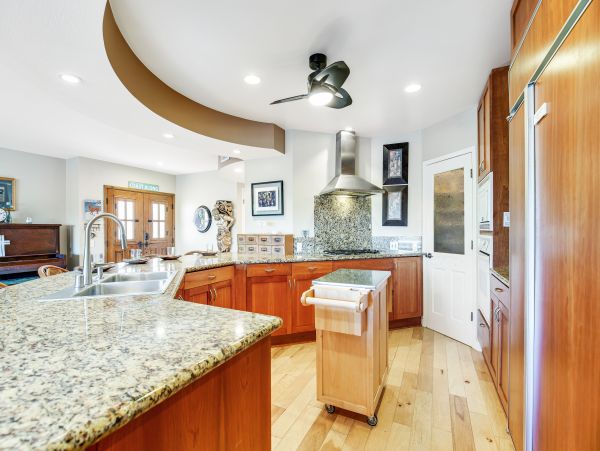 San Diego Beach Communities North Home 1028578