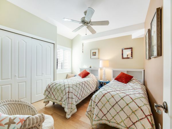 San Diego Beach Communities North Home 1028578