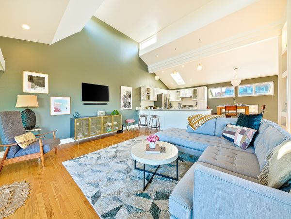 San Diego Beach Communities North Home 1028579