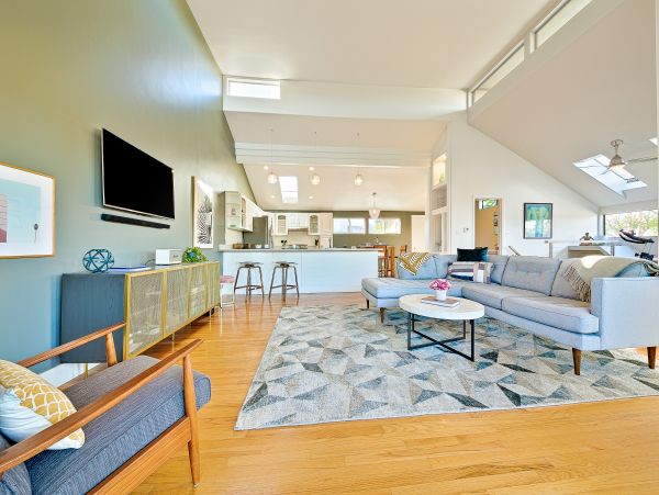San Diego Beach Communities North Home 1028579