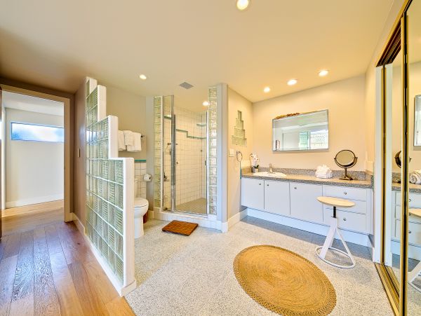 San Diego Beach Communities North Home 1028579