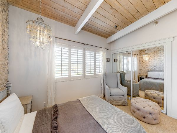 San Diego Beach Communities North Home 1028580