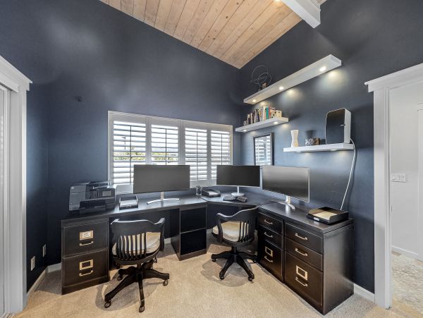 San Diego Beach Communities North Home 1028580
