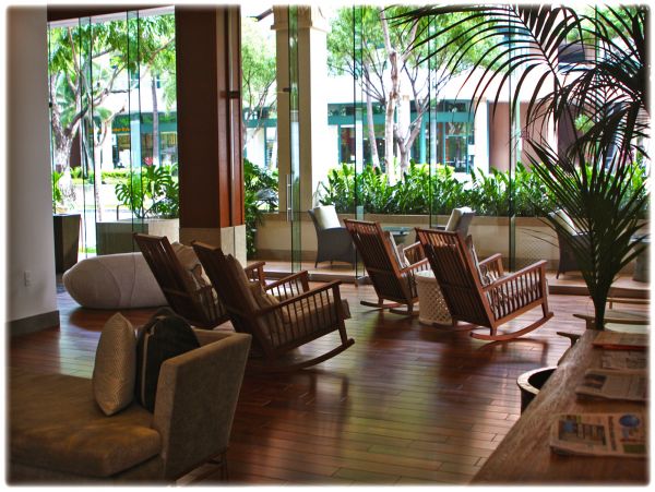 Honolulu Luxury Vacation Condo Sleeps 4 Guests