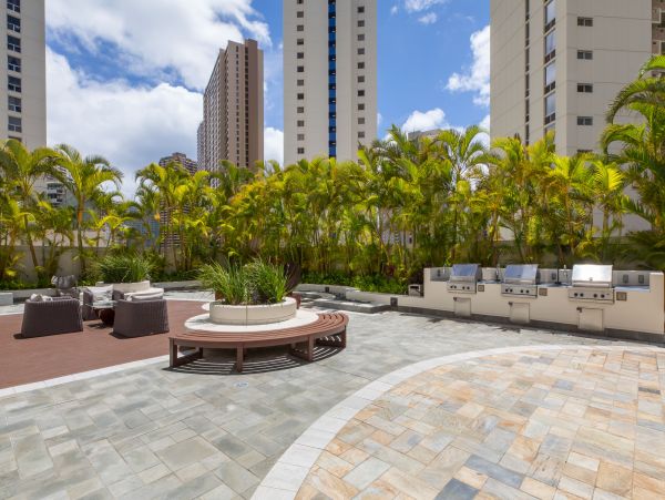 Honolulu Luxury Vacation Condo Sleeps 4 Guests