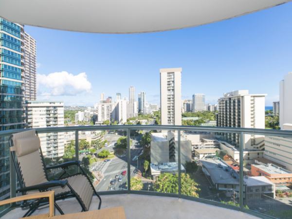 Honolulu Luxury Vacation Condo Sleeps 4 Guests