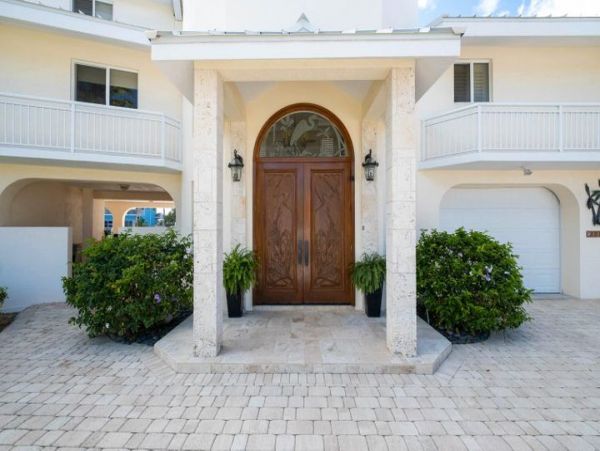Canal-Front Home with Pool and Boat Dock in Islamorada