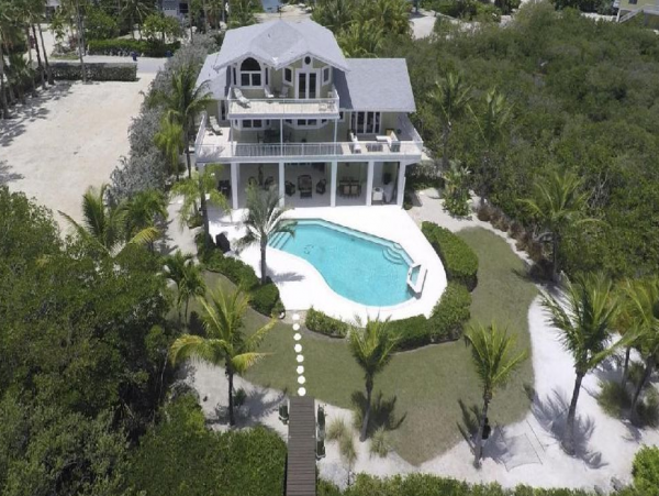 Bay Front Vacation Home in Key Largo Sleeps 10 Guests
