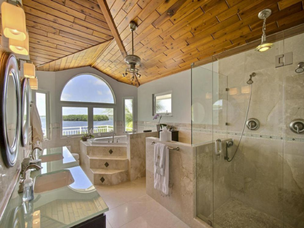 Bay Front Vacation Home in Key Largo Sleeps 10 Guests
