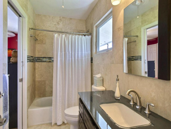 Bay Front Vacation Home in Key Largo Sleeps 10 Guests