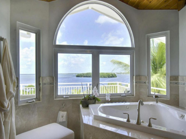 Bay Front Vacation Home in Key Largo Sleeps 10 Guests