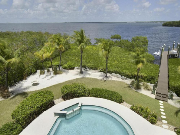 Bay Front Vacation Home in Key Largo Sleeps 10 Guests