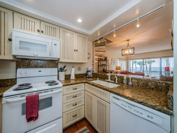 Beachfront Four Bedroom Vacation Condo in Belleair Beach