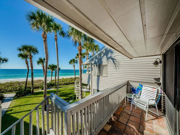 Beachfront Four Bedroom Vacation Condo in Belleair Beach