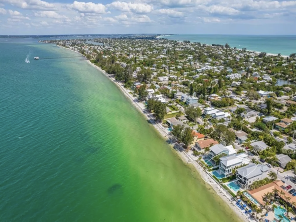 Luxury, Luxury, Luxury Anna Maria Bayside Villa
