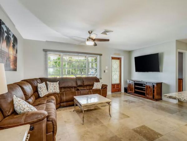 Charming Pool Vacation Home in Fort Myers 10 Guests