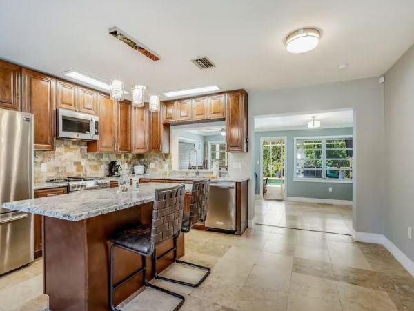 Charming Pool Vacation Home in Fort Myers 10 Guests
