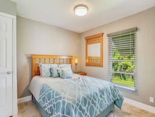Charming Pool Vacation Home in Fort Myers 10 Guests