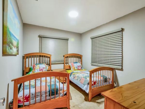 Charming Pool Vacation Home in Fort Myers 10 Guests