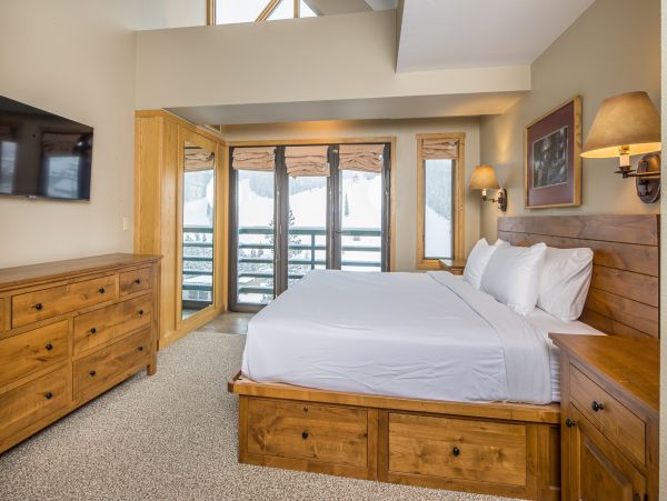 Mountain Views Big Sky Vacation Condo Two Bedroom