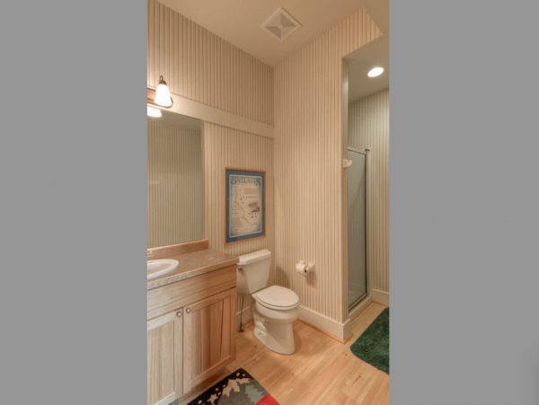 Three Bedroom Vacation Rental in Big Sky with Great Views and Hot Tub
