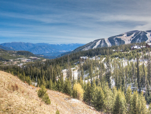 Three Bedroom Vacation Rental in Big Sky with Great Views and Hot Tub