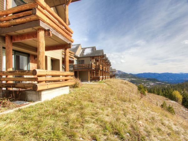 Three Bedroom Vacation Rental in Big Sky with Great Views and Hot Tub