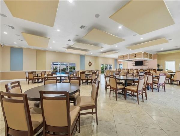 Two Bedroom Walk to Beach vacation Condo in Longboat Key