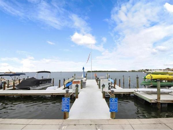 Two Bedroom Walk to Beach vacation Condo in Longboat Key